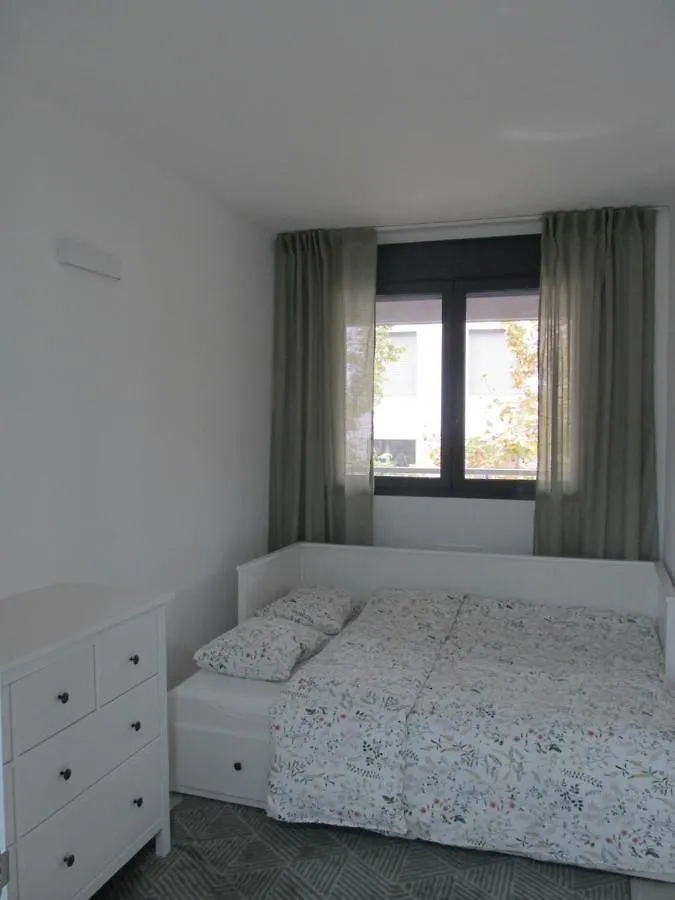 Family Apartment Vilanova i la Geltrú 0*,
